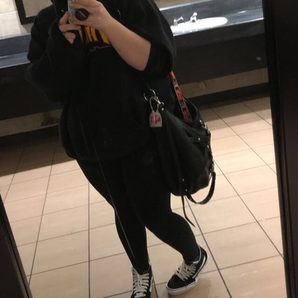 Meet your Posher, Shelby - Picture 7 of 8